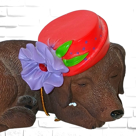 Divas w/ Hat-titude Dachshund Figurines, Hamilton Collection, Lot Of 2 as Shown - Picture 6 of 7